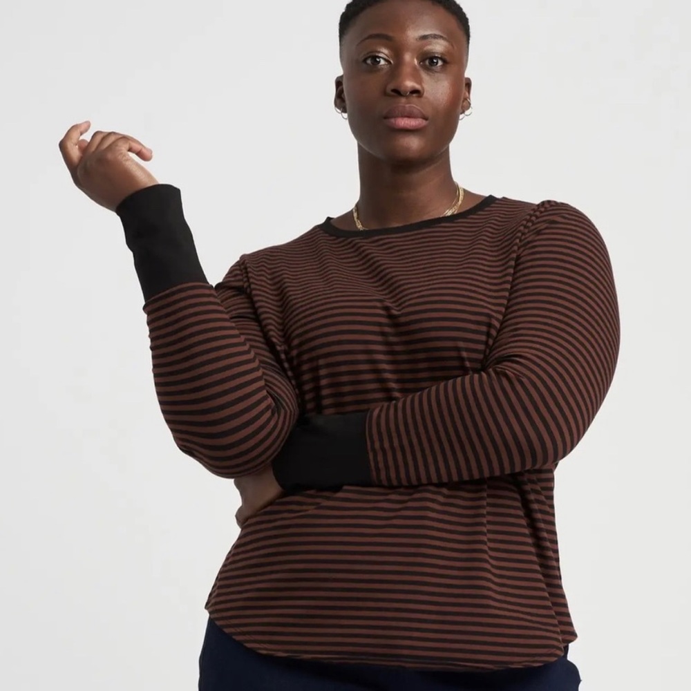 Universal Standard | Rhine Color Block Cuff Top Black/
Mocha Stripe